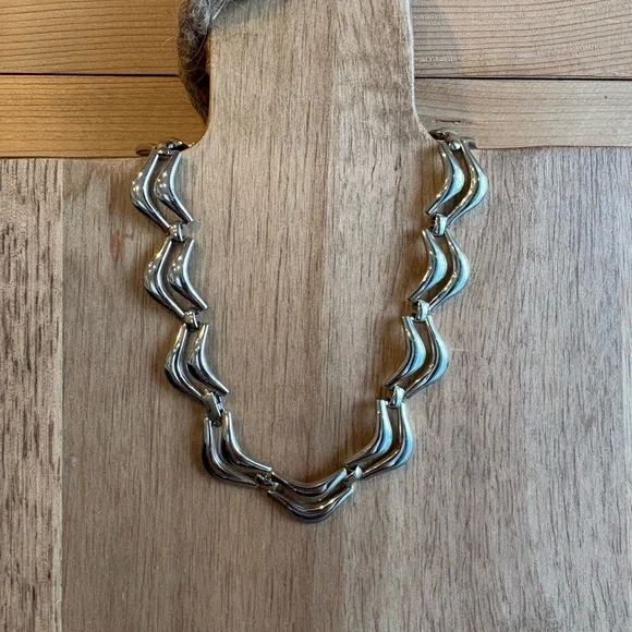 Vintage Monet Gold-tone Sculpted Wave Link Necklace - Picture 9 of 9